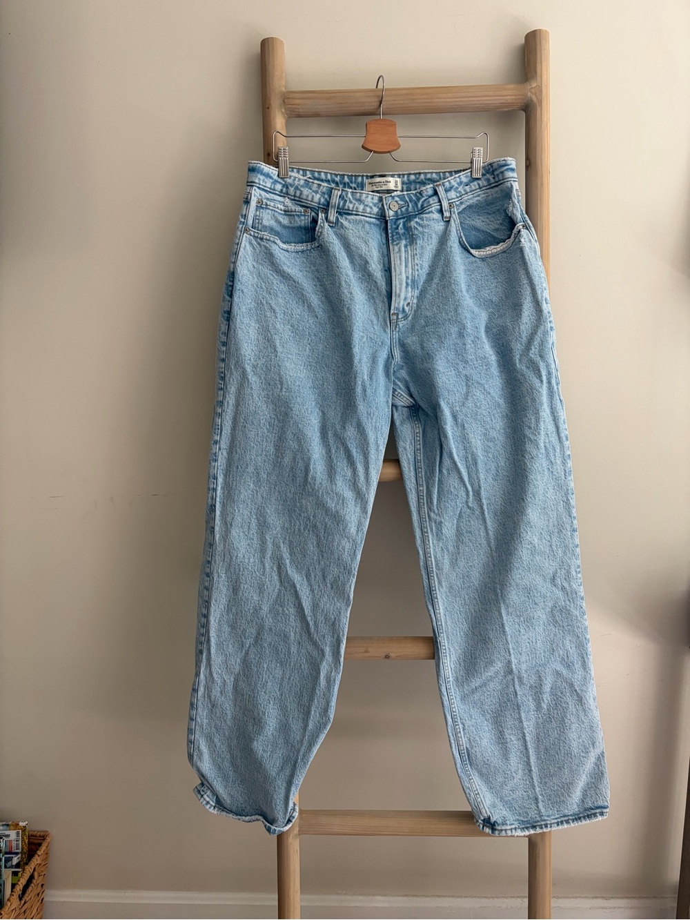 Abercrombie & Fitch the 90s Relaxed Jean High Rise 33/16L